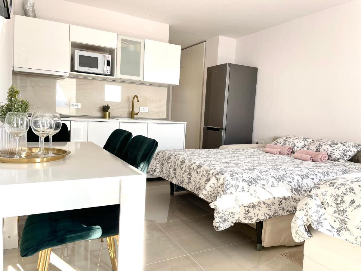 Apartment Vila ** スティニサ エクステリア 写真