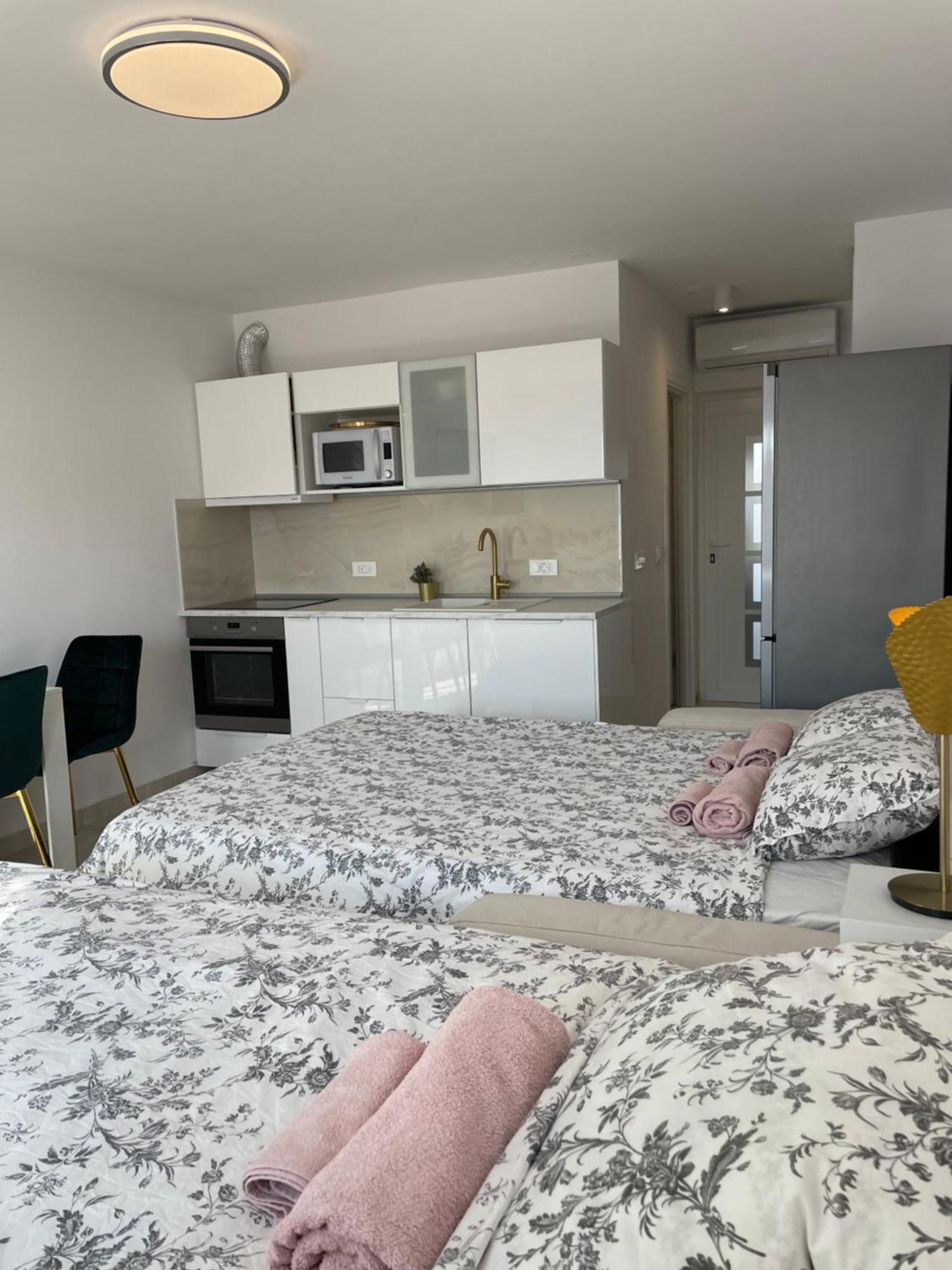 Apartment Vila ** スティニサ エクステリア 写真